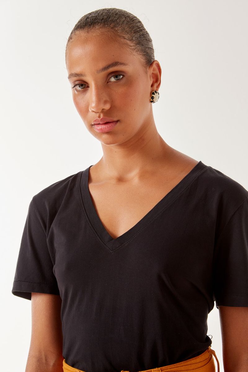 01037460_0002_3-T-SHIRT-MALHA-BASICA-V