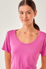 01038050_7108_3-BLUSA-MALHA-DECOTE-U