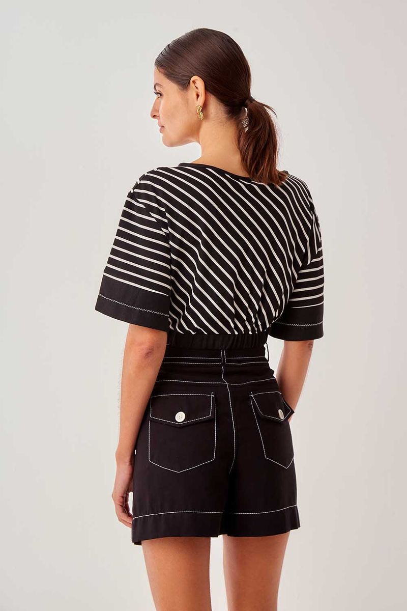 01038062_0002_2-BLUSA-MALHA-LISTRA-PB