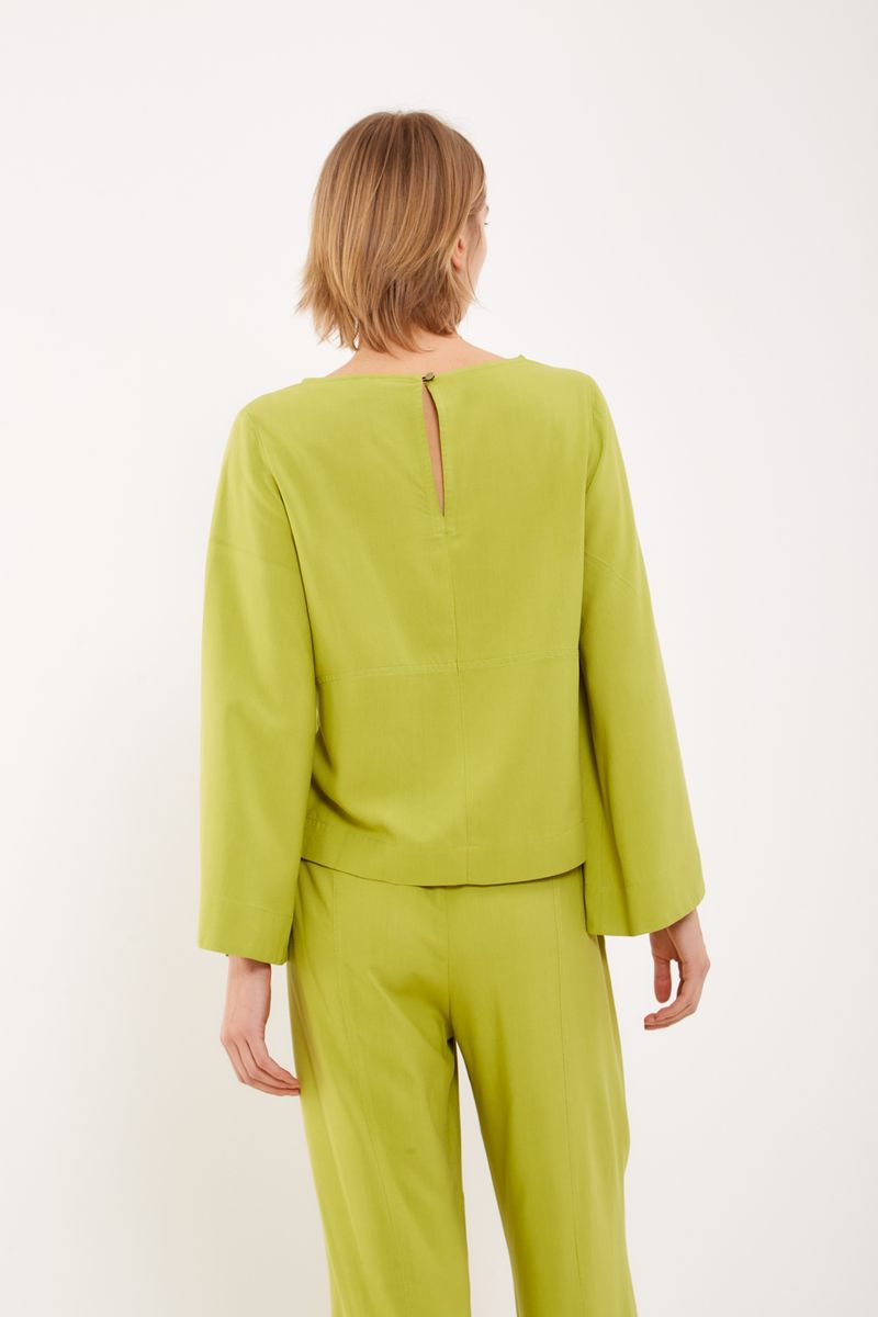 01039268_7298_2-BLUSA-DECOTE-CANOA-RECORTES