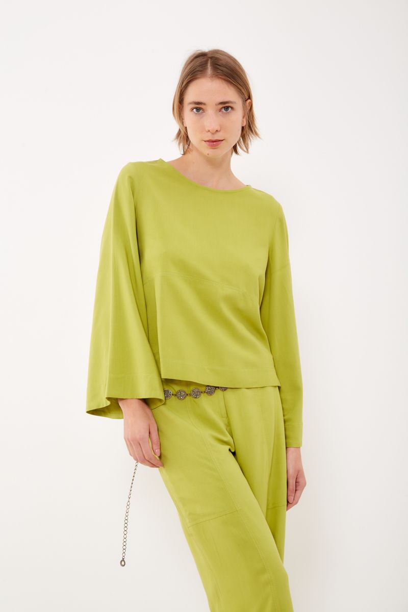 01039268_7298_3-BLUSA-DECOTE-CANOA-RECORTES
