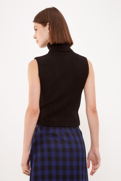 Top Tricot Canelado Com Gola - Preto