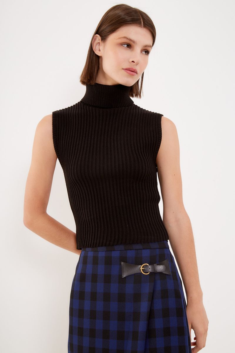 01038572_0002_3-TOP-TRICOT-CANELADO-C--GOLA