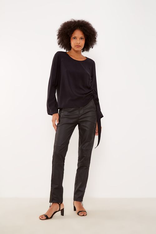 Blusa Casual Franzido Lateral - Preto