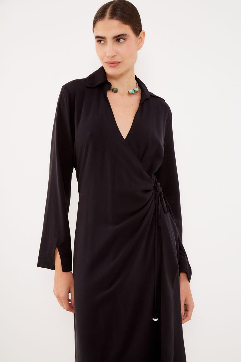 01040215_0002_3-VESTIDO-LONGO-DETALHE-LATERAL