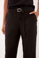 01038621_0002_3-CALCA-RETA-COM-BOLSOS-E-FIVELA