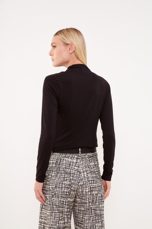 Blusa Malha Gola Franzido - Preto