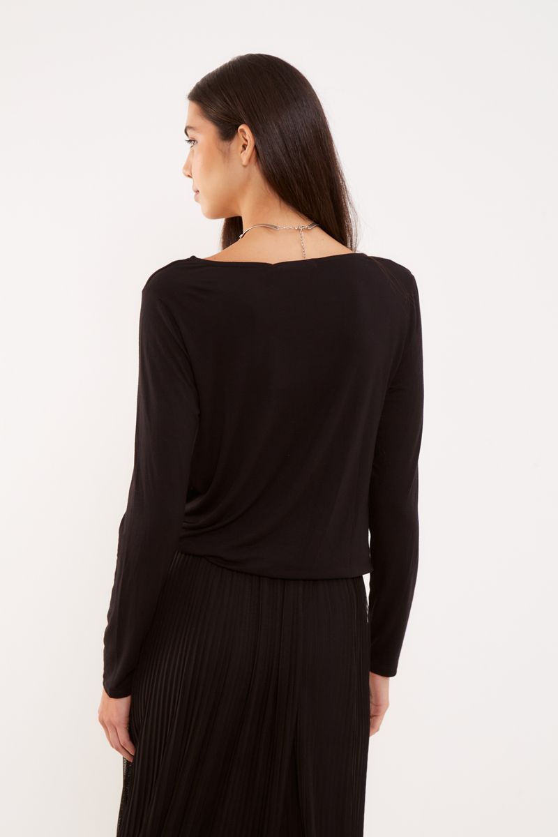 01040865_0002_3-BLUSA-MALHA-BLUSADA