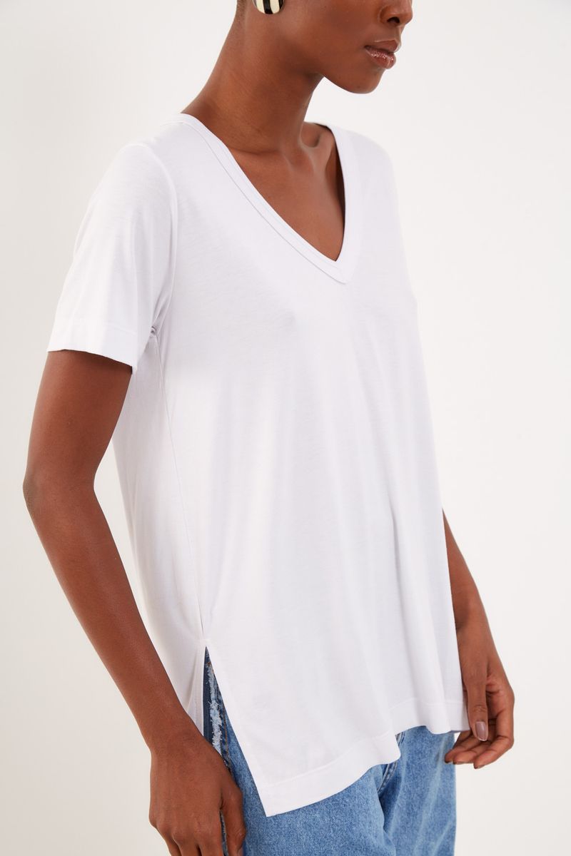01040848_0001_3-BLUSA-MALHA-DECOTE-V