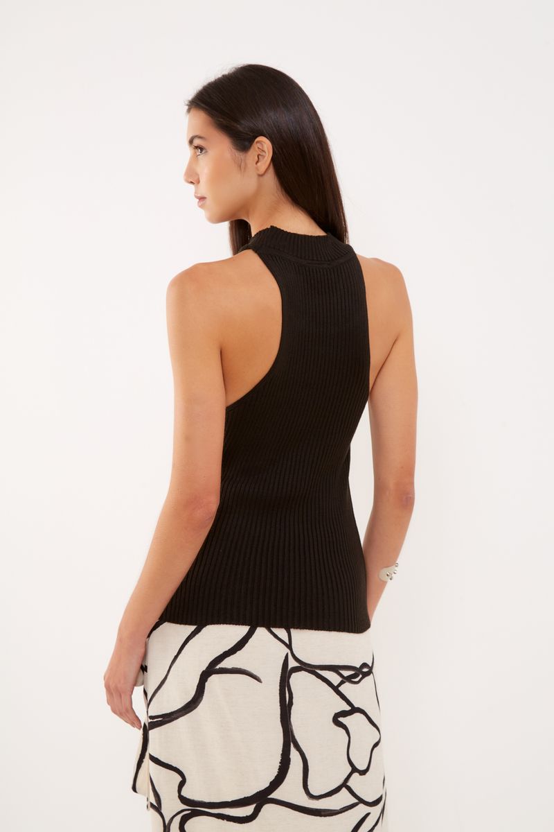 01039038_0002_3-BLUSA-TRICOT-CANELADA-GOLA