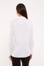 01040363_0001_3-CAMISA-DETALHE-PIERCING