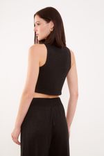 01039019_0002_3-TOP-TRICOT-DETALHE-RETILINEA