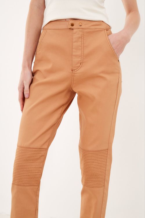 Calça Reta Resinada - Bege