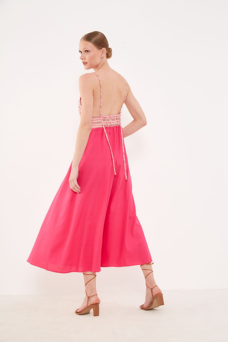 01040319_0217_3-VESTIDO-MIDI-DECOTE-BORDADO