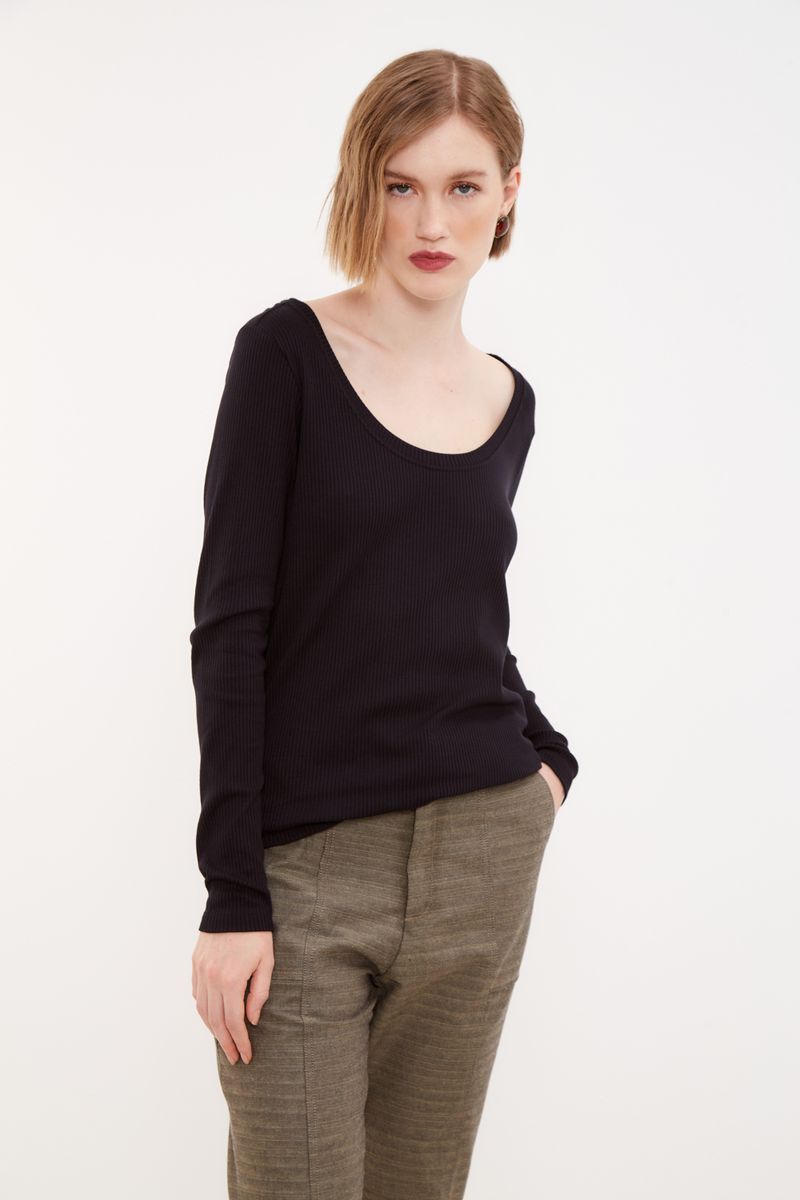 01042611_0002_2-BLUSA-MALHA-BASICA-CANELADO