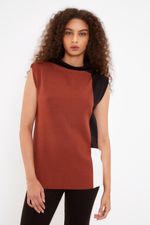 01043094_0002_2-BLUSA-TRICOT-ESTRUTURADA-COLOR