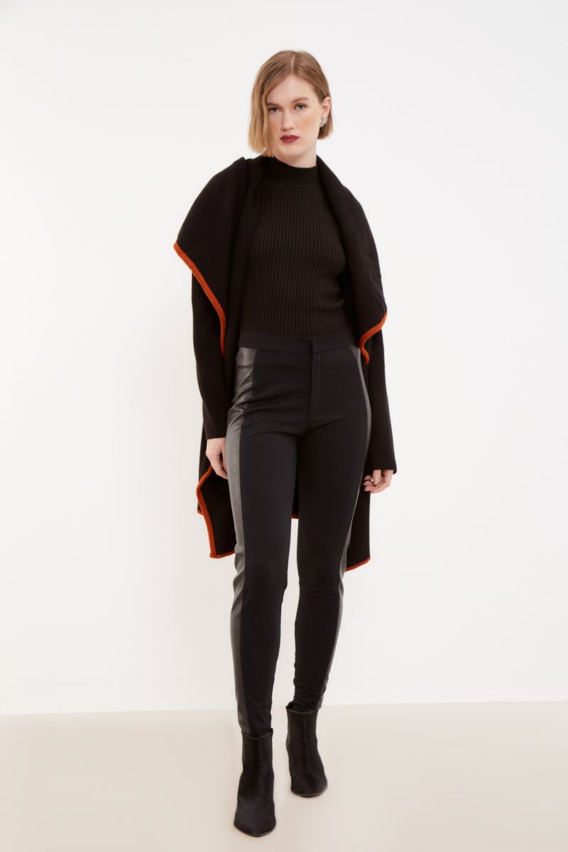 01042039_0002_1-CALCA-LEGGIN-COURO-ECO
