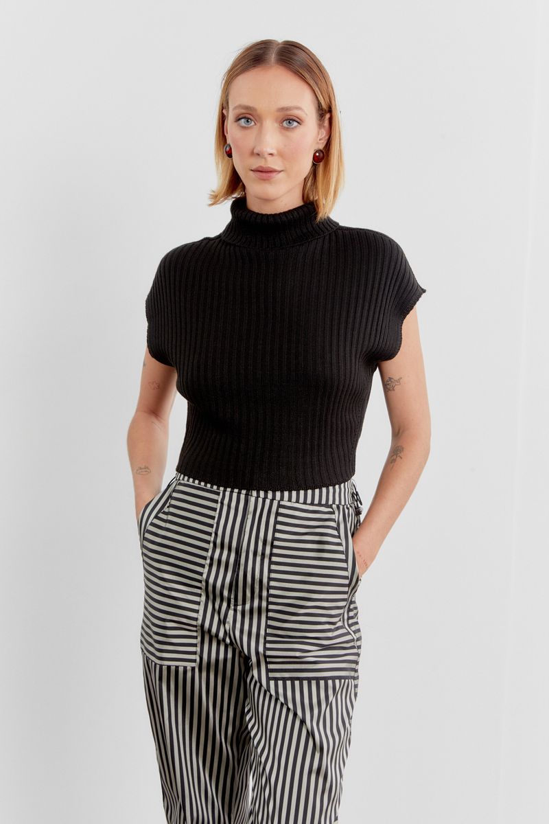01042225_0002_2-BLUSA-TRICOT-GOLA-SIMPLES