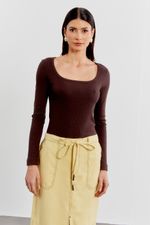 01042756_0025_2-BLUSA-MALHA-DECOTE-QUADRADO