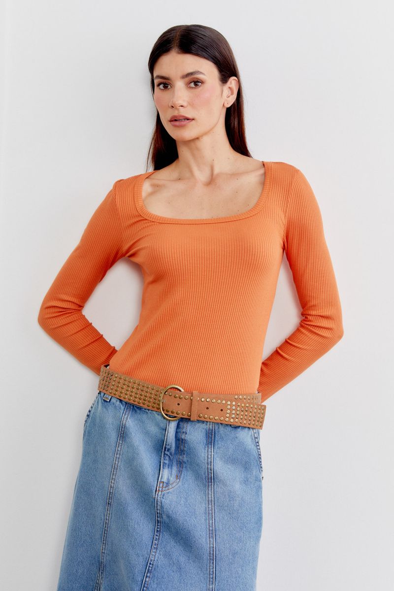 01042756_7799_2-BLUSA-MALHA-DECOTE-QUADRADO