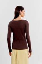 01042756_0025_3-BLUSA-MALHA-DECOTE-QUADRADO
