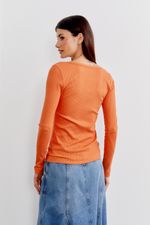 01042756_7799_3-BLUSA-MALHA-DECOTE-QUADRADO