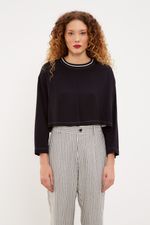01040990_0002_2-BLUSA-CROPPED-CAVA-DESLOCADA