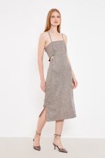 01041177_0149_1-VESTIDO-MIDI-XADREX-RECORTES