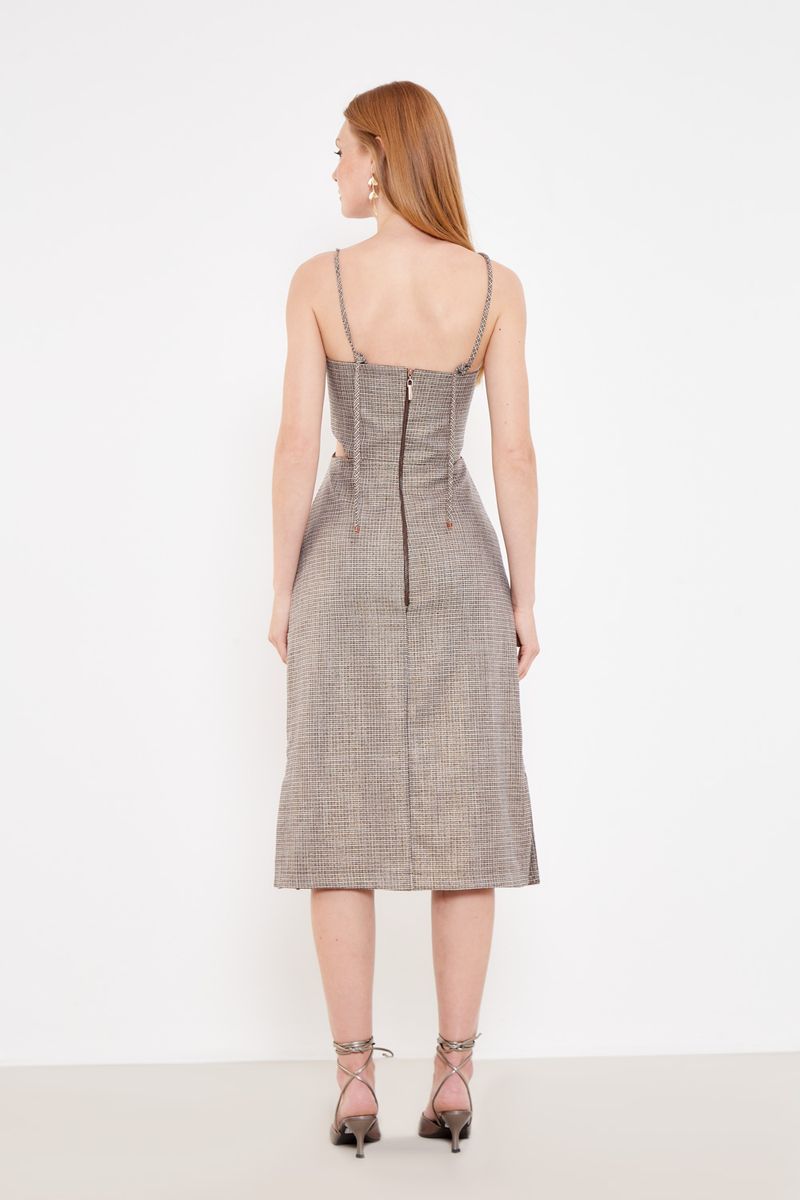 01041177_0149_3-VESTIDO-MIDI-XADREX-RECORTES