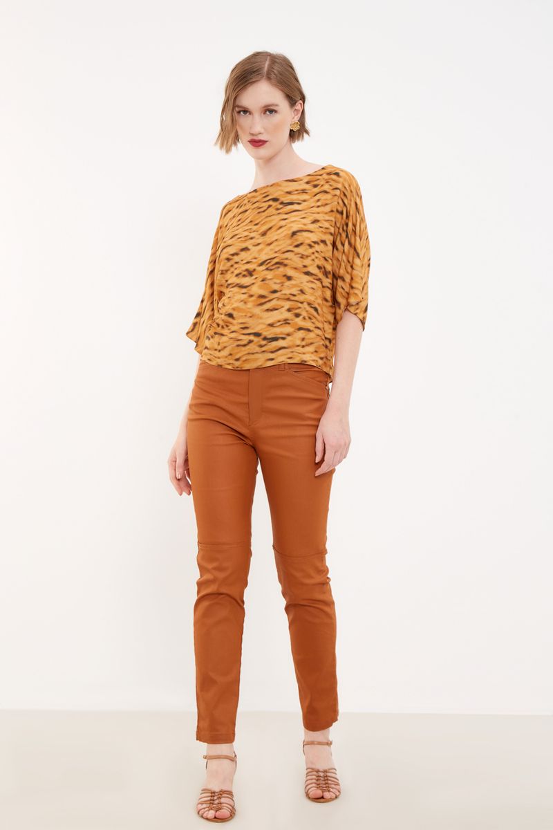 01042493_7645_1-BLUSA-EST-FELINO-SOLTA