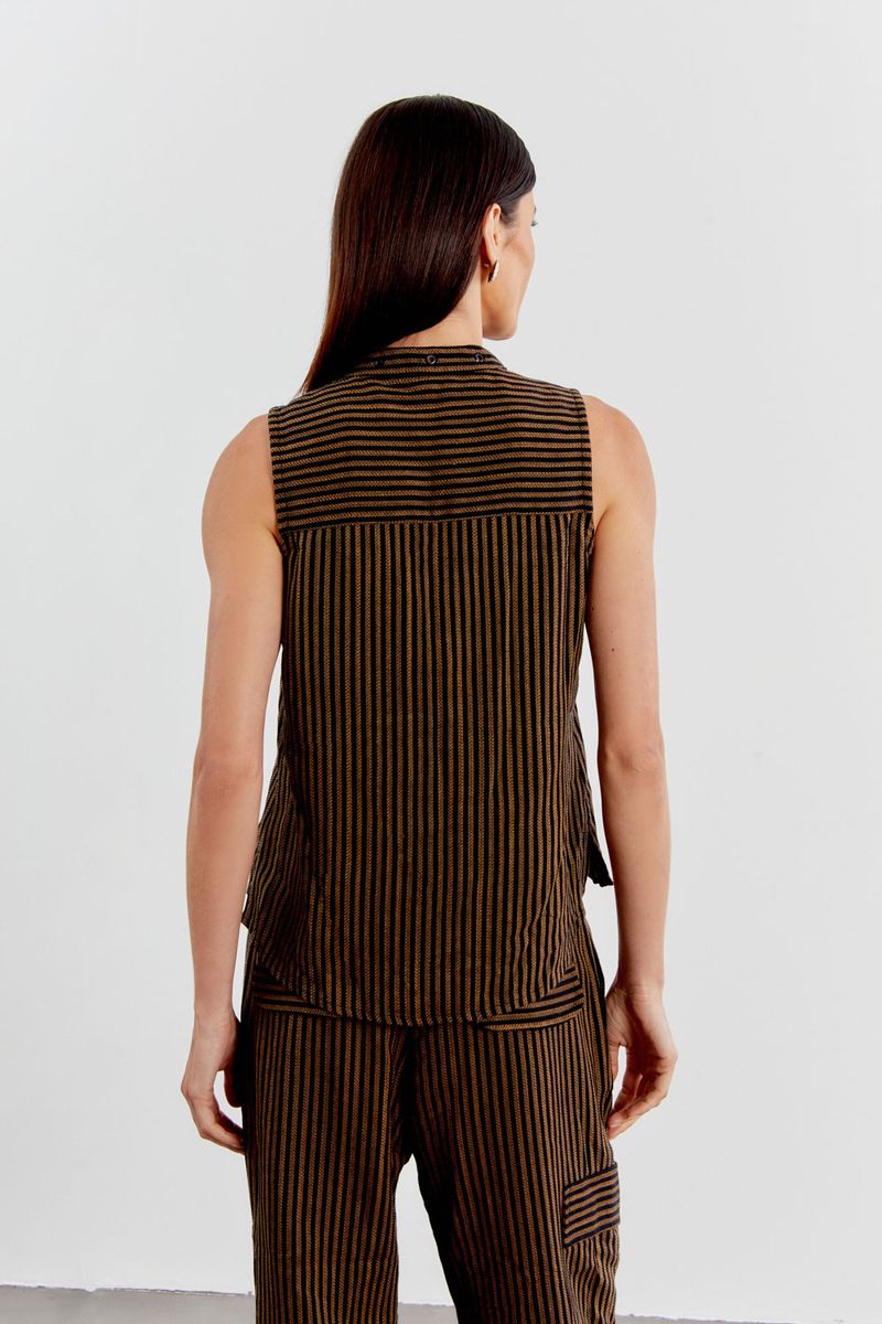 01042300_1086_3-BLUSA-LISTRADA-DET-GOLA