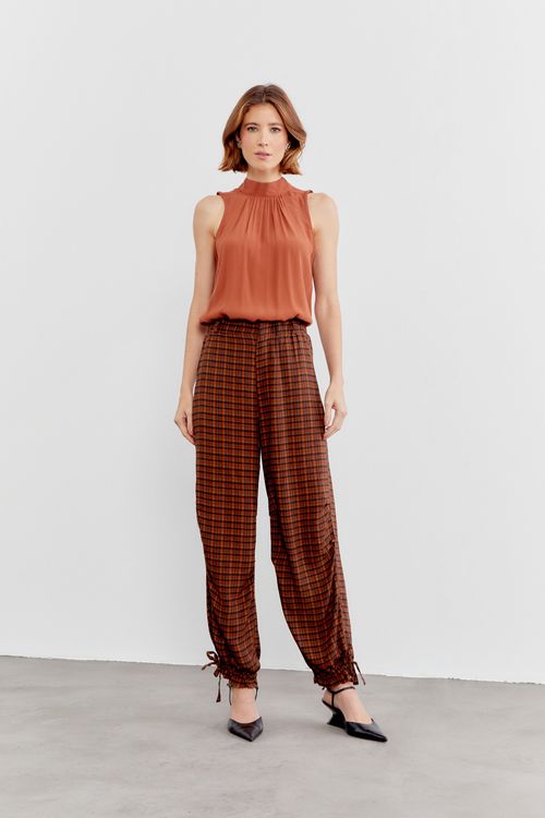 Blusa Gola Alta Basic - Marrom Fixo