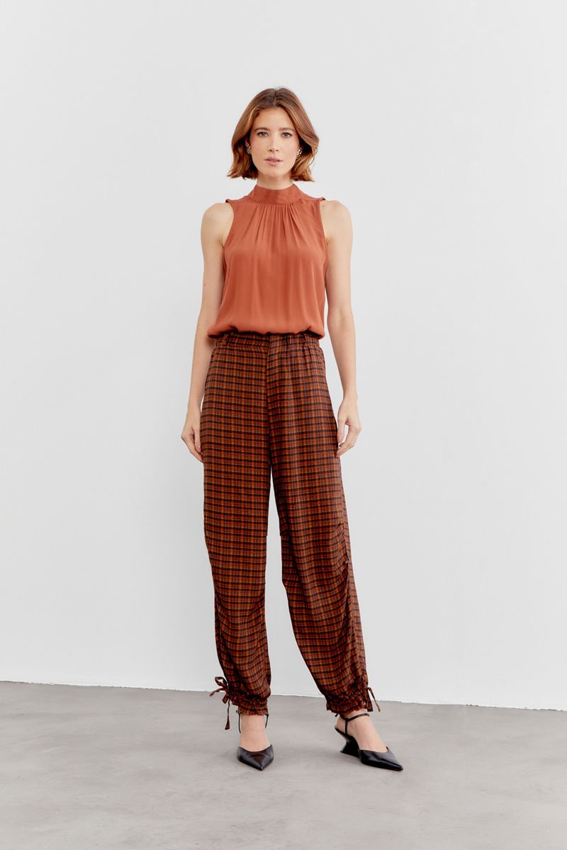01042302_7797_1-BLUSA-GOLA-ALTA-BASIC