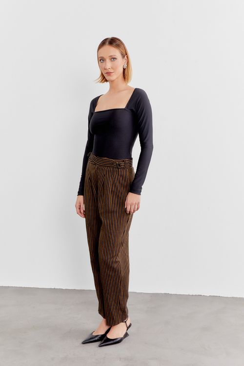 Blusa Malha Decote Quadrado - Preto