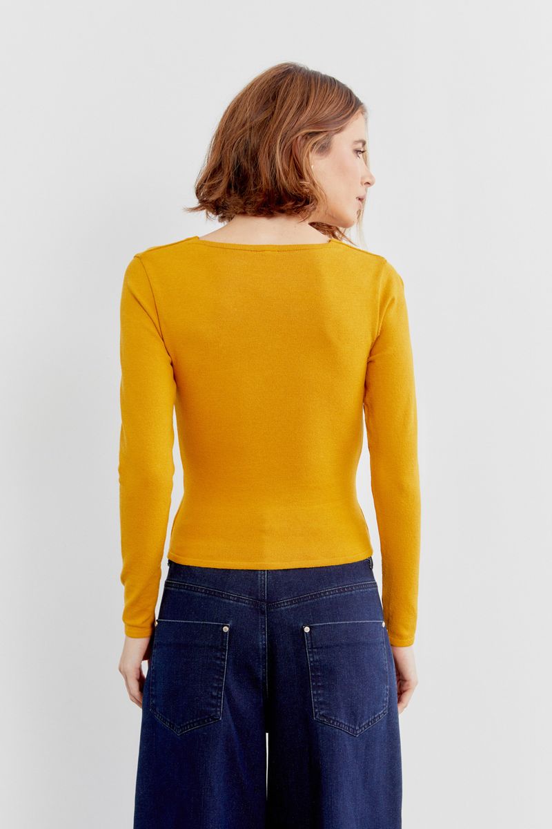 01043139_7795_3-BLUSA-TRICOT-DECOTE-QUADRADO