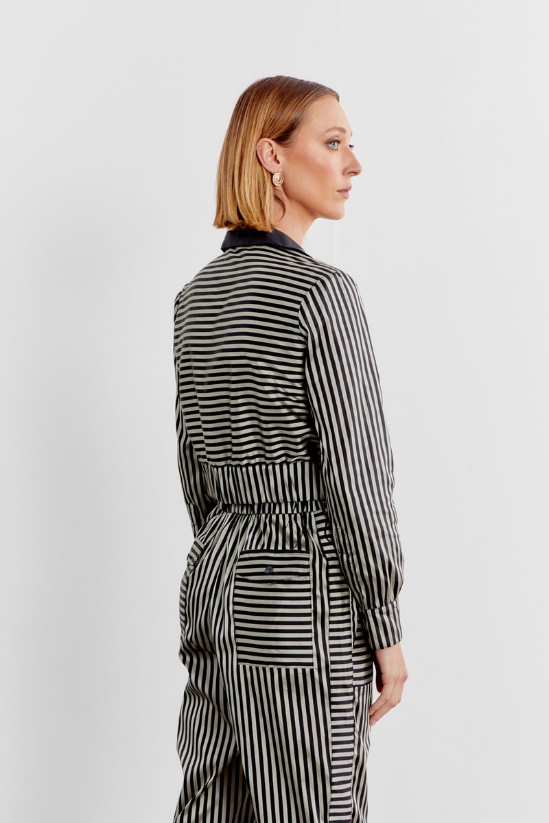 01043710_0002_3-BLUSA-TECHNO-LISTRA-CA