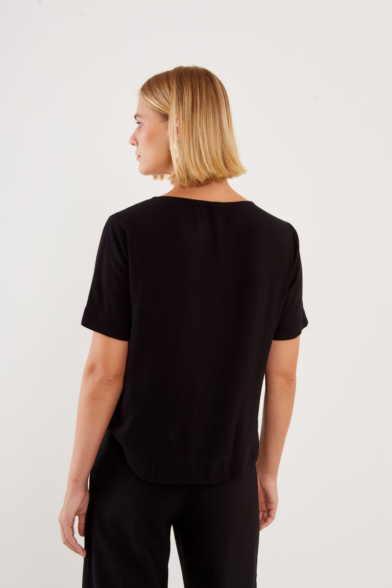 01043209_0002_3-BLUSA-DEC-V-OMBRO-PREGA
