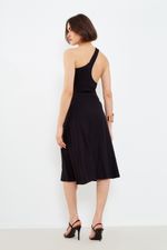 01043921_0002_3-VESTIDO-MALHA-DETALHE-COSTAS