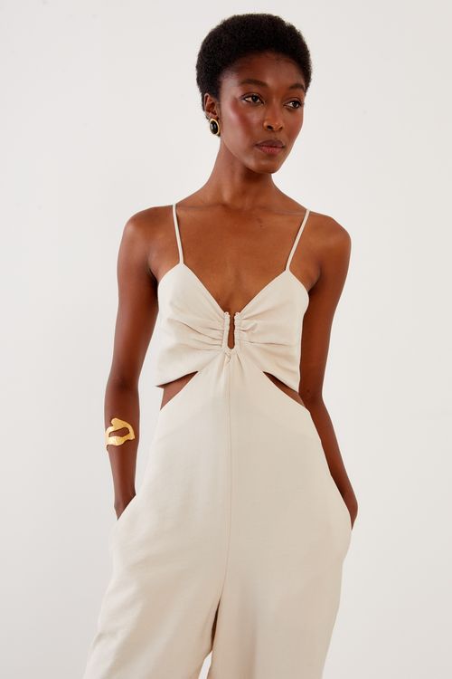 Macacão Alfaiataria Com Fivela - Off Dia