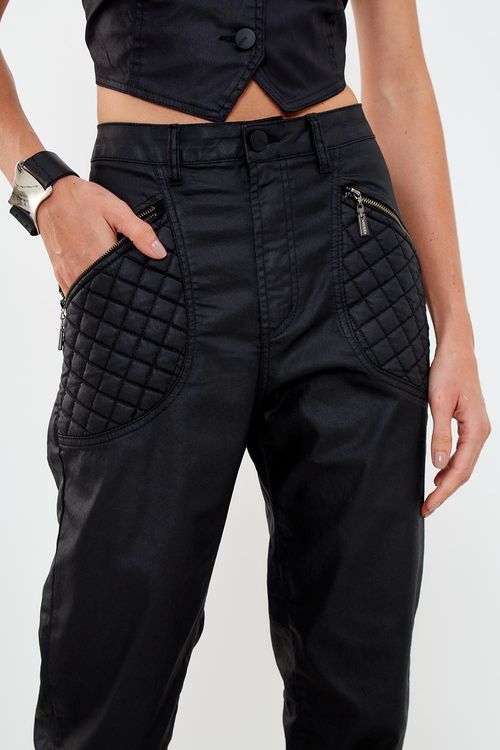 Calça Sarja Detalhe Metalasse - Preto