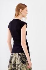 01044087_0002_4-BLUSA-MALHA-MANGA-TEE