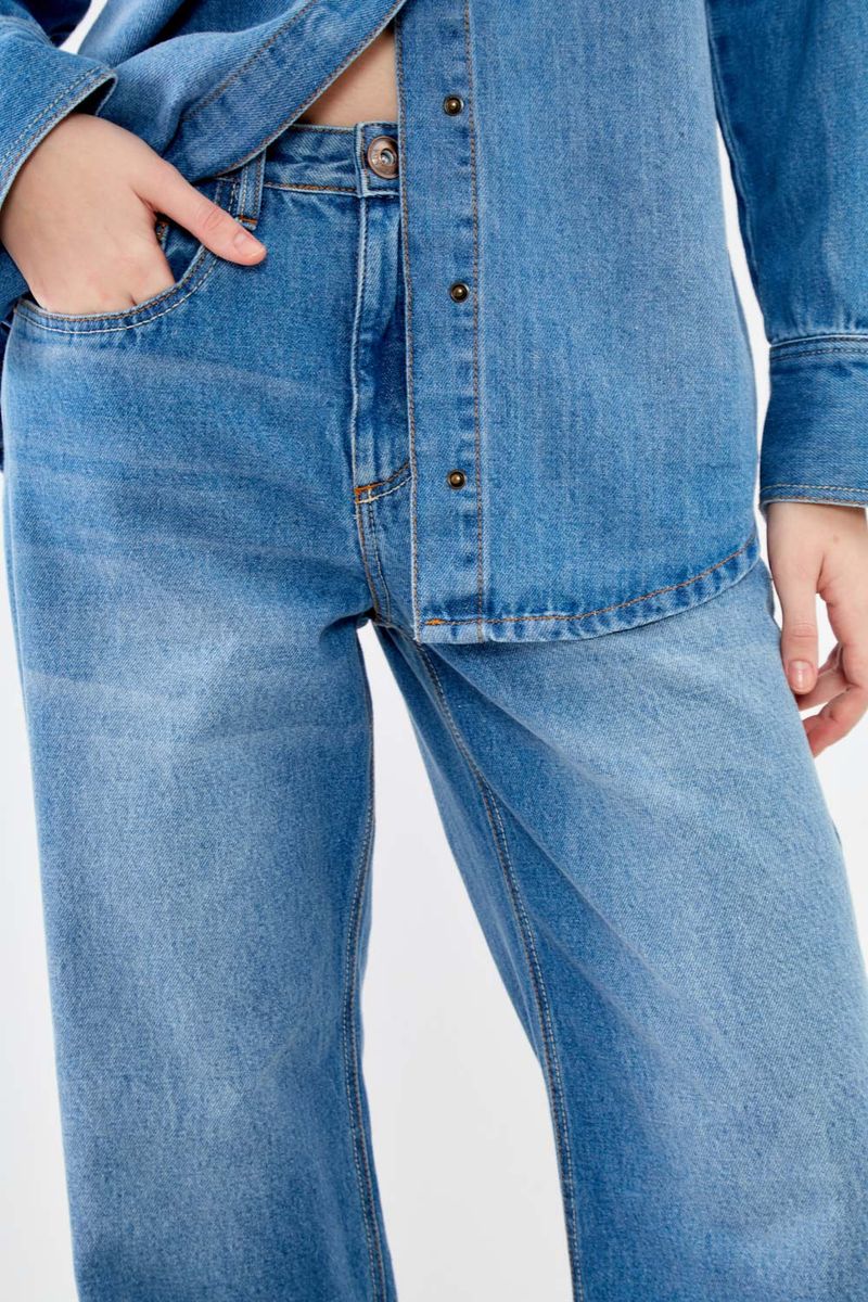01045508_0057_2-CALCA-JEANS-DETALHE-ENTREMEIO