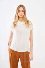 01045661_0072_2-BLUSA-DETALHE-GOLA