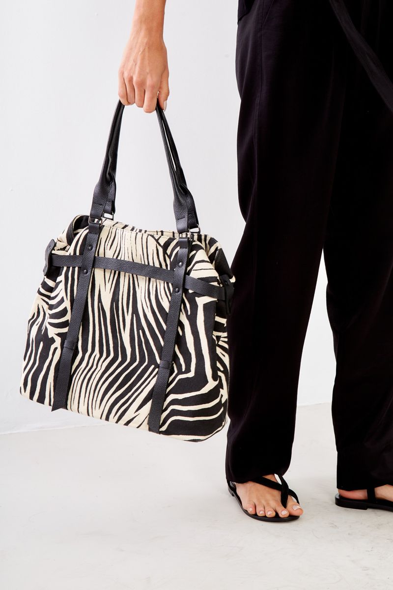 01045821_0002_2-BOLSA-TOTE-EST-FAFE-P-B