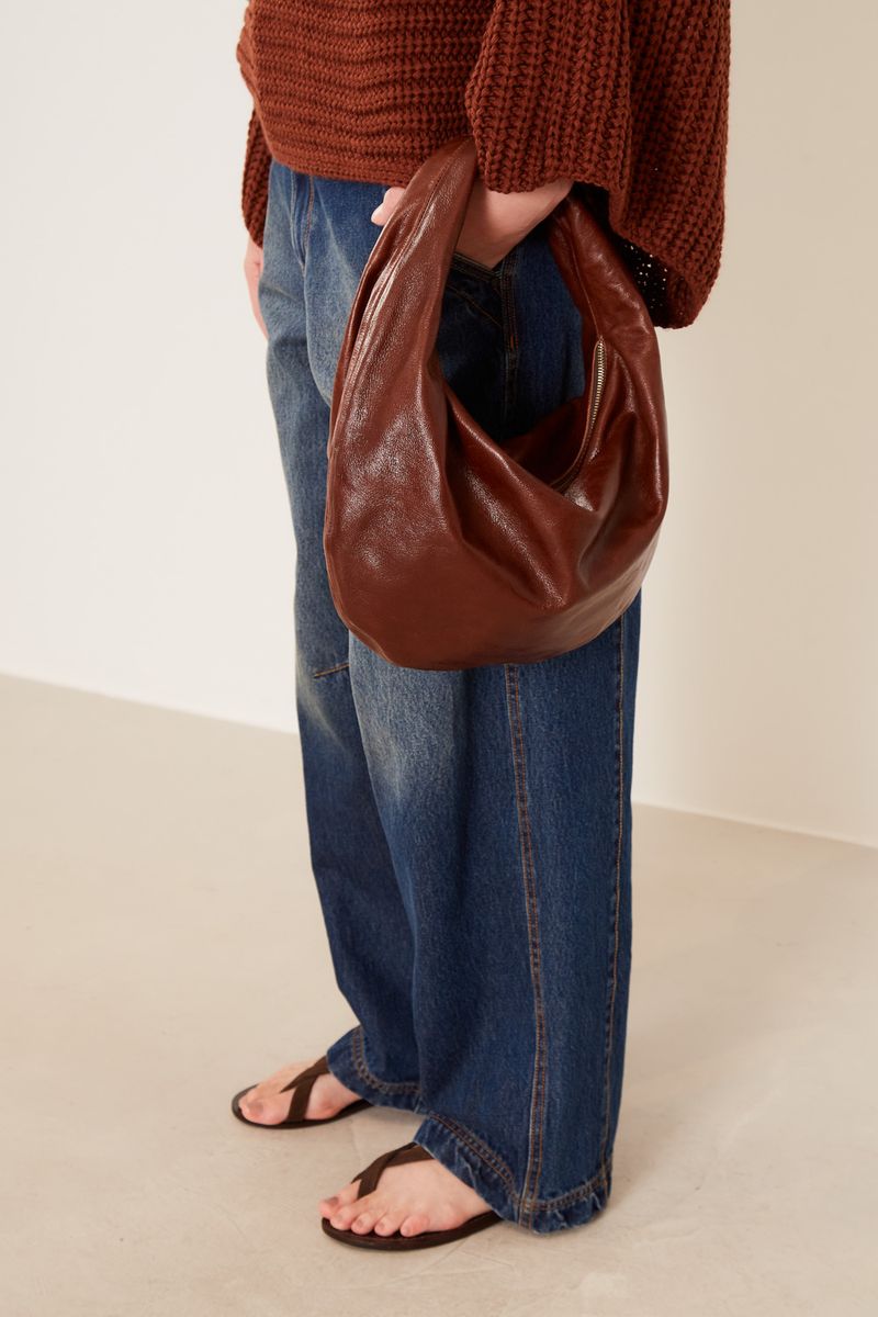 01045853_0036_2-BOLSA-TOTE-ENVERNIZADA-COURO