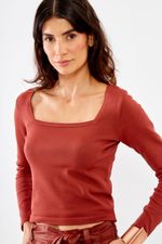 01044352_8415_3-BLUSA-TRICOT-DECOTE-QUADRADO