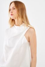 01044980_0072_3-BLUSA-GOLA-ALTA-DRAPEADA