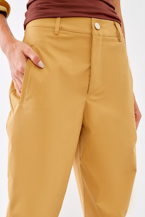 Calça Alfaiataria Reta Bolsos - Caramelo