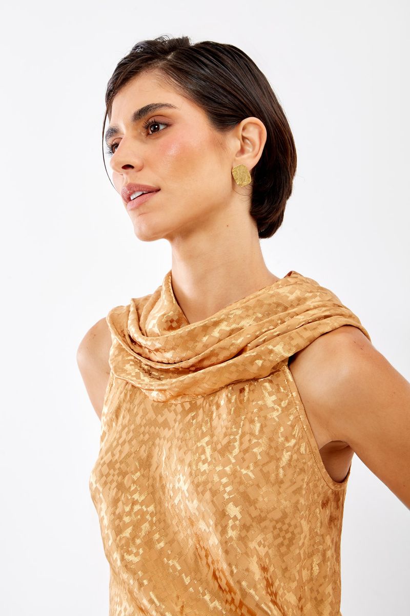 01046193_0003_3-BLUSA-GOLA-JACQUARD-PLAY