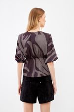 01043006_8281_4-BLUSA-MG-CURTA-EST-VETOR